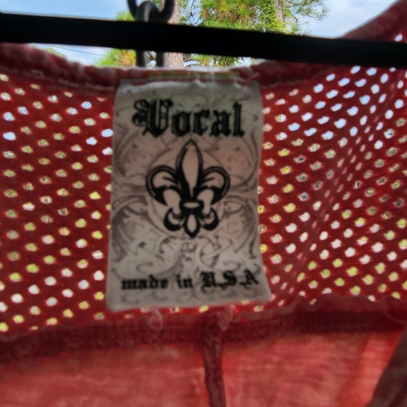 VOCAL BRAND TOP MADE OUT OF TSHIRT LIKE FABRIC PINK BLACK AND WHITE SLEEVELES - Picture 2 of 7